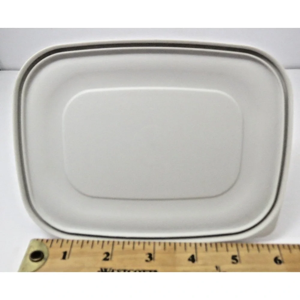 Tupperware 2296A White 6-1/2